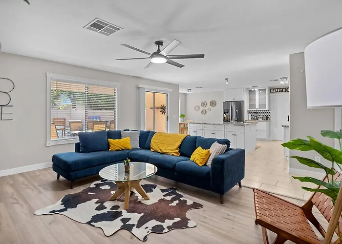 Family Oasis W/ Heated Pool Near Spring Training! Holiday home
