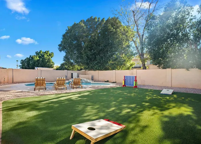 Family Oasis W/ Heated Pool Near Spring Training! Holiday home *